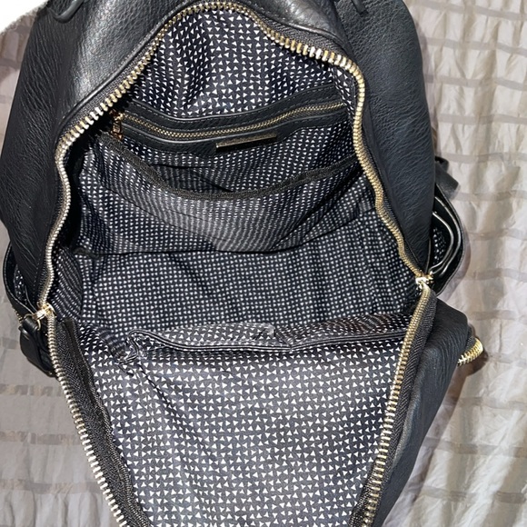 Backpack - Picture 3 of 4